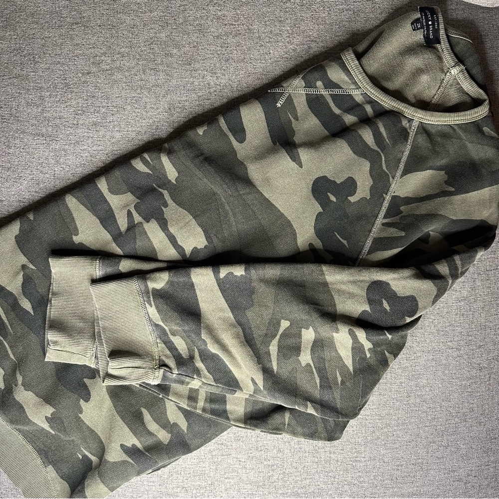 Lucky Brand size 2x camouflage sweatshirt